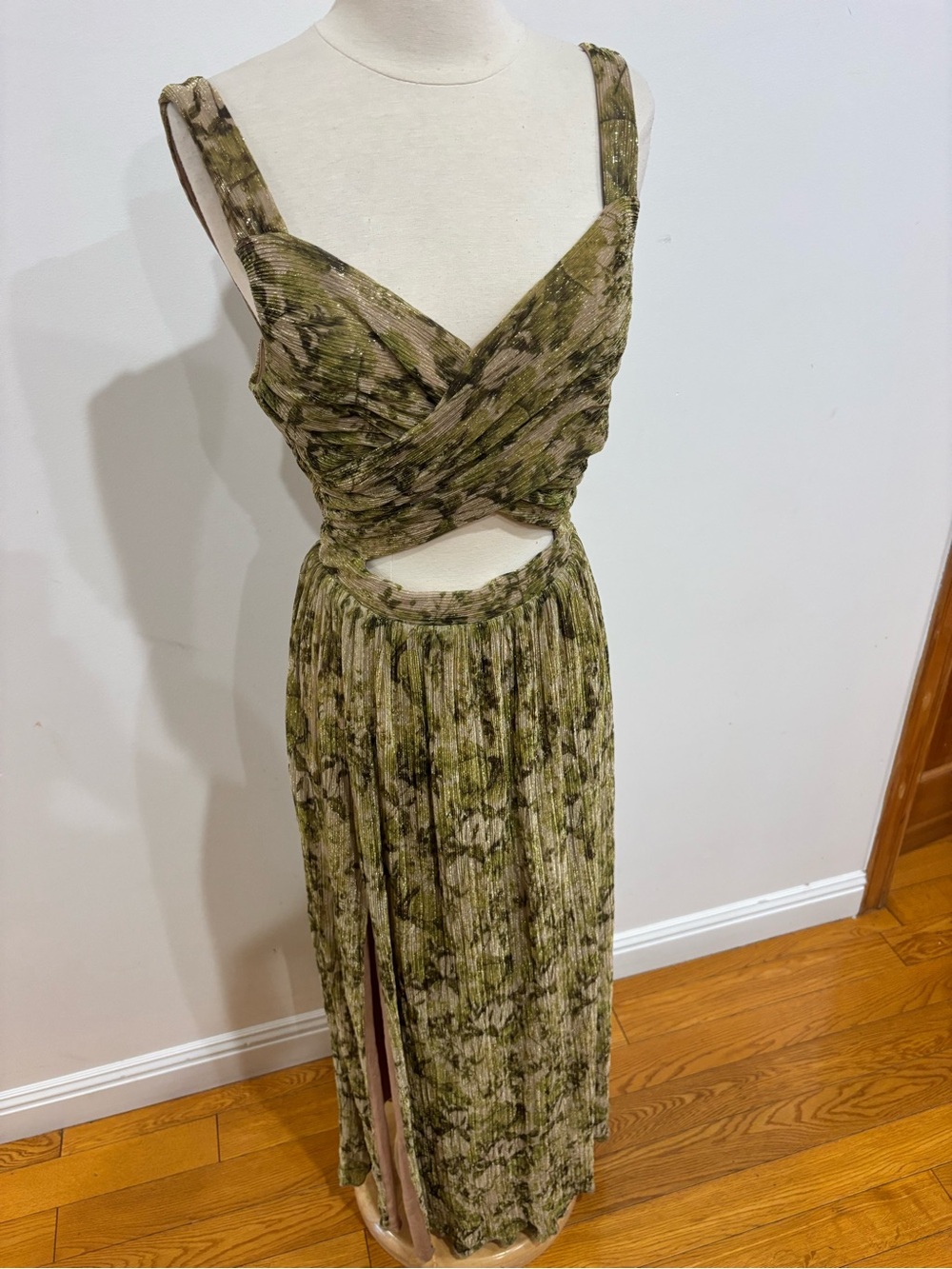 Dress the Population Mirabella Gown, Size: M - Picture 8 of 13